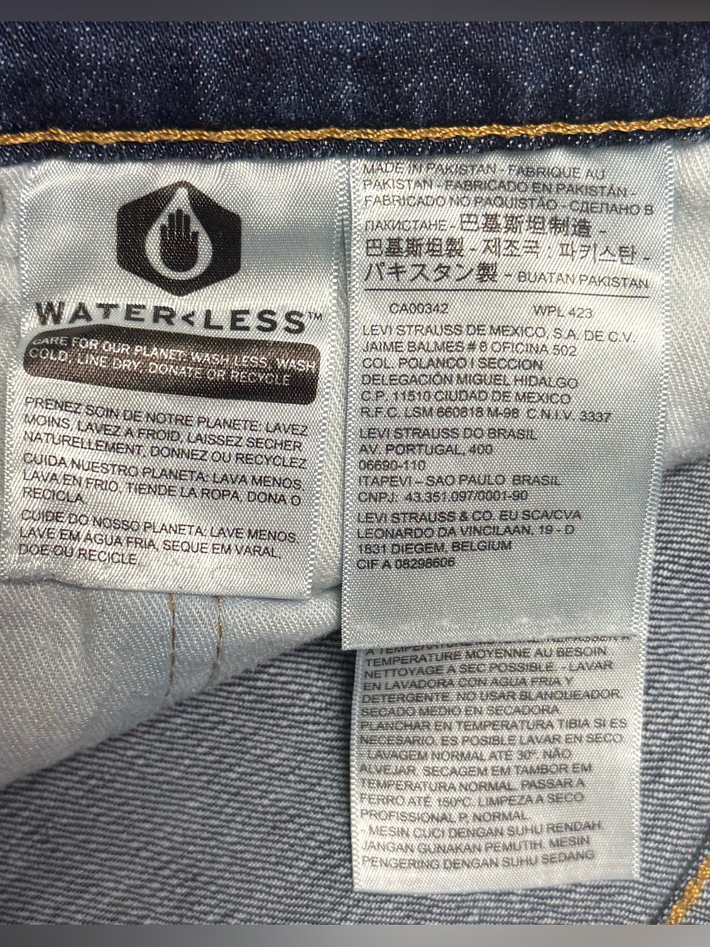 Men’s Levi’s 527 Dark Wash Boot Cut Size 34x32 - Picture 8 of 8